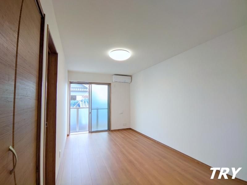 �y�����E���r���O�z�@