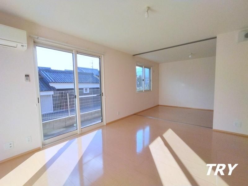 �y�����E���r���O�z�@