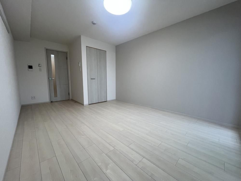 �y�����E���r���O�z�@