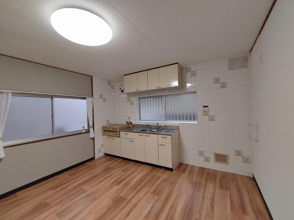 �y�����E���r���O�z�@