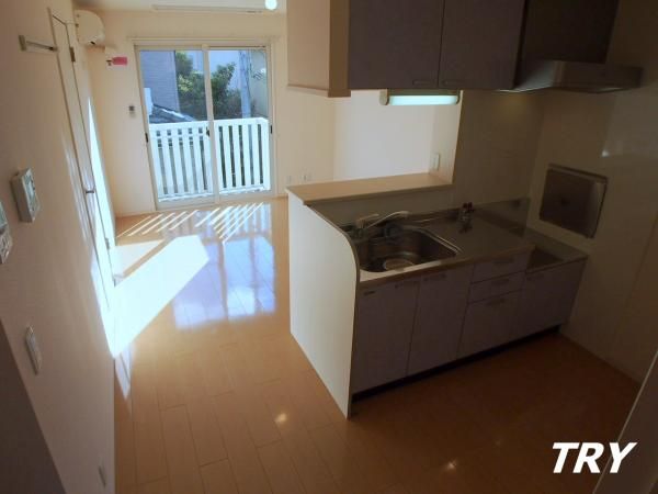 �y�����E���r���O�z�@