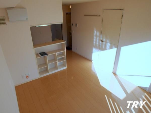 �y�����E���r���O�z�@