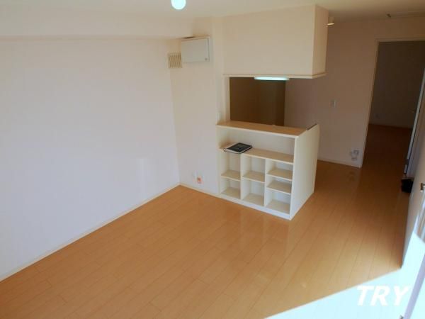 �y�����E���r���O�z�@