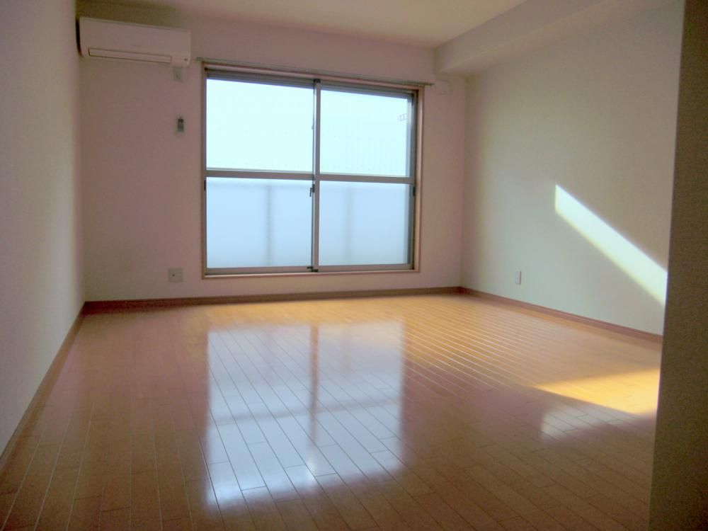 �y�����E���r���O�z�@