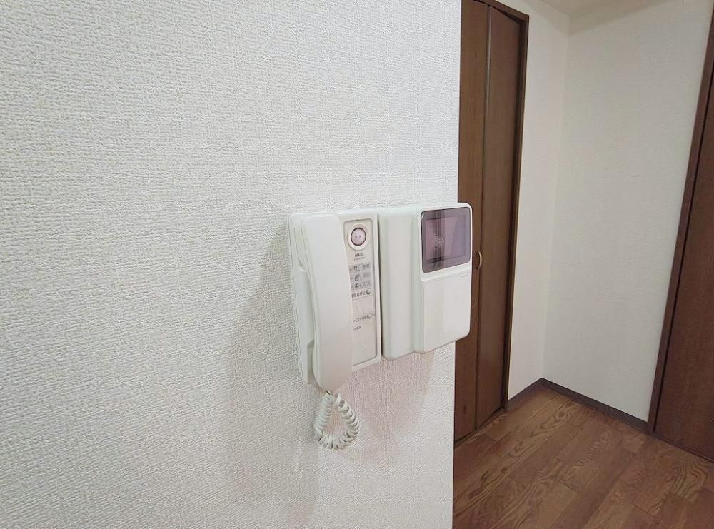 �y�Z�L�����e�B�z�@�I�[�g���b�N�Ή��C���^�[�z��