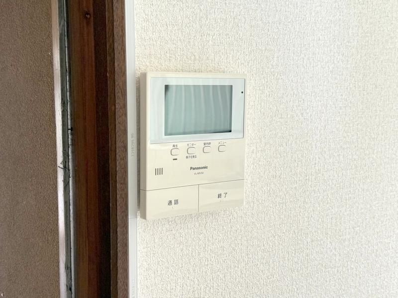 �y�Z�L�����e�B�z�@