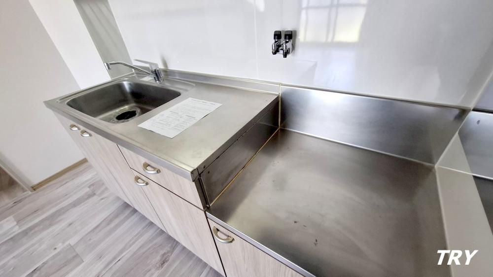 �y�L�b�`���z�@