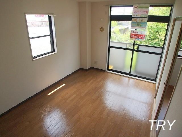 �y�����E���r���O�z�@�_�C�j���O