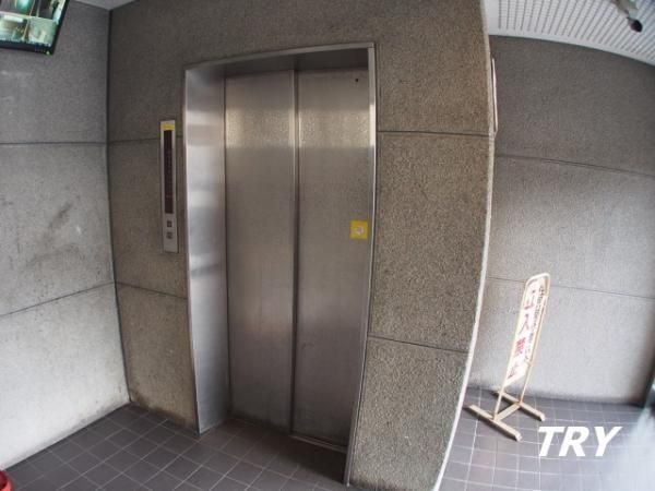 �y���̑����L�����z�@�G���x�[�^�[