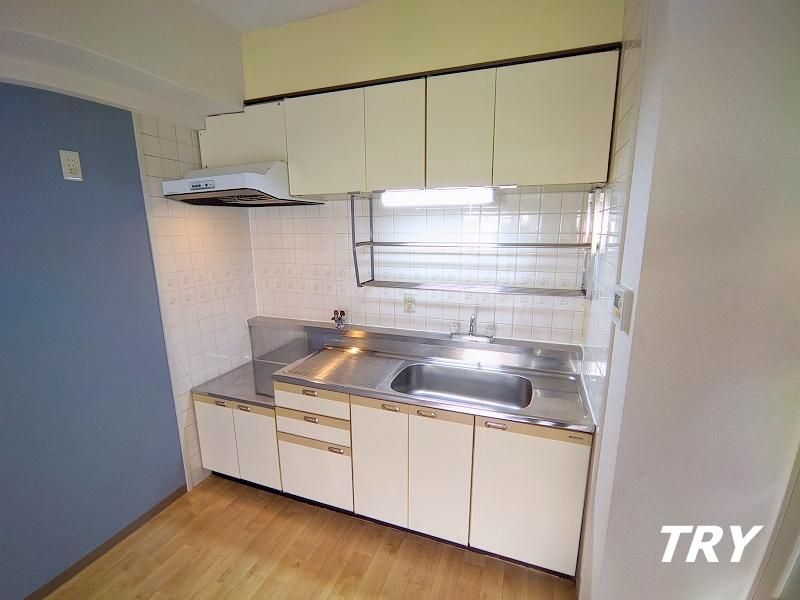 �y�L�b�`���z�@