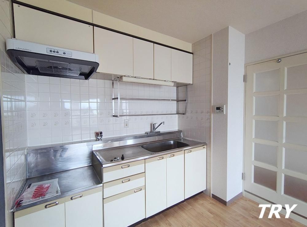 �y�L�b�`���z�@