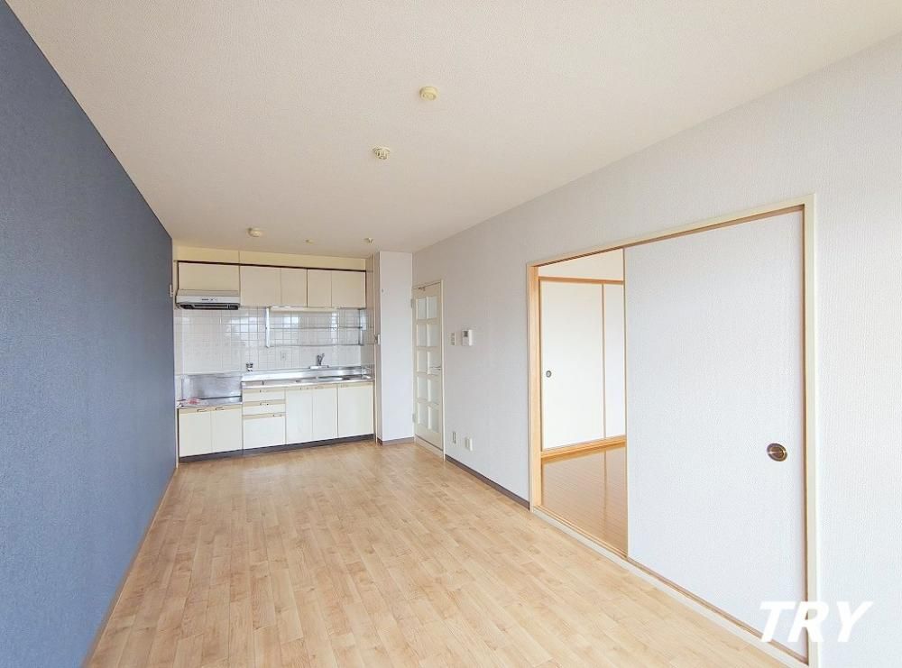 �y�����E���r���O�z�@