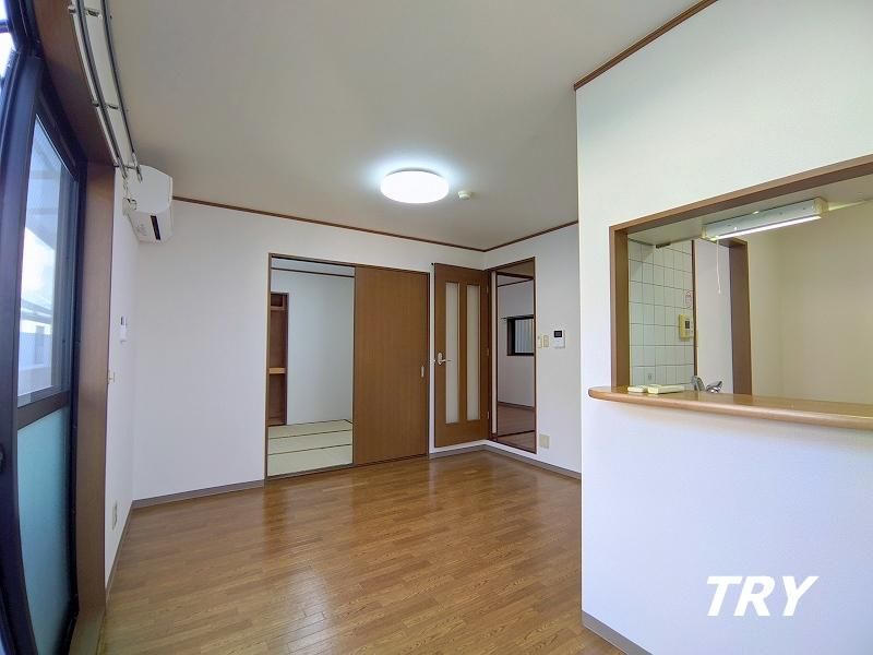 �y�����E���r���O�z�@