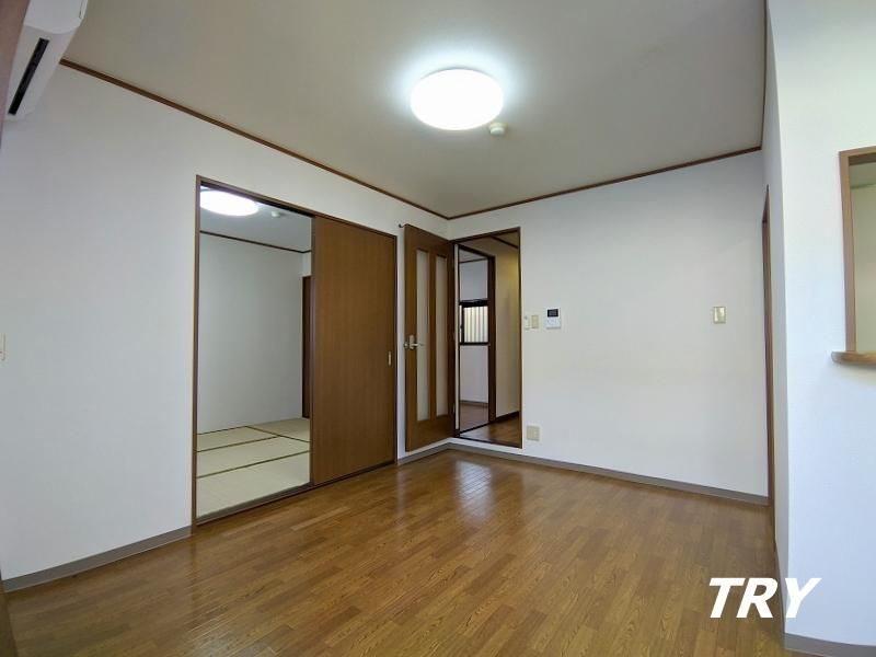 �y�����E���r���O�z�@