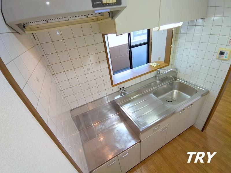 �y�L�b�`���z�@