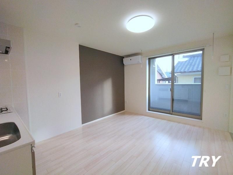 �y�����E���r���O�z�@