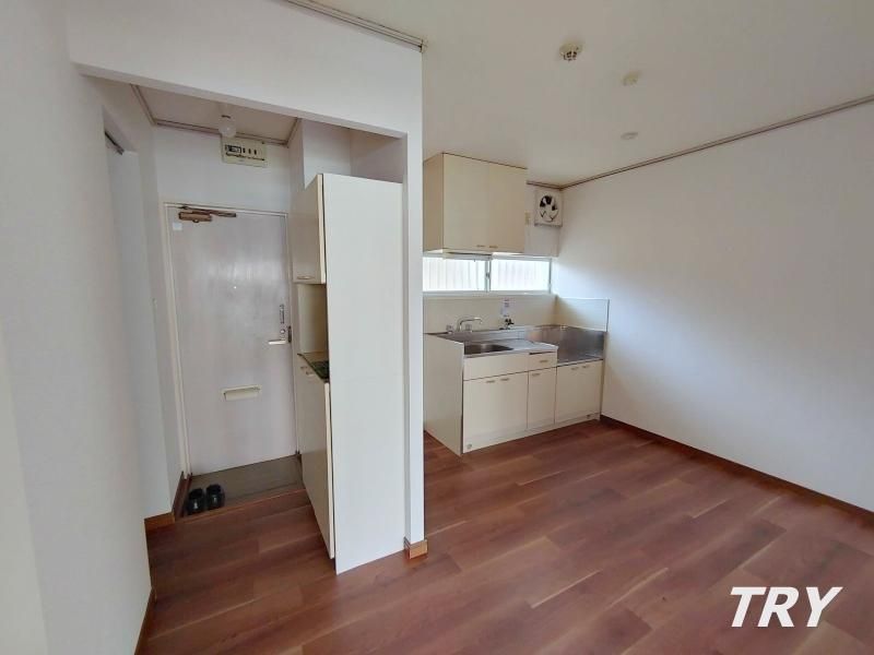 �y���ԁE���r���O�z�@