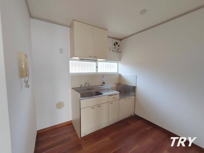 �y�L�b�`���z�@