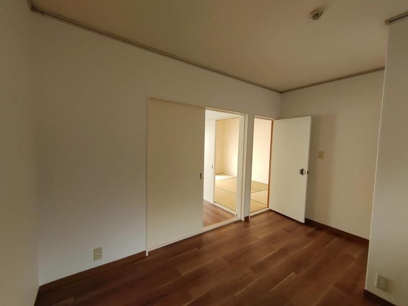 �y�����E���r���O�z�@