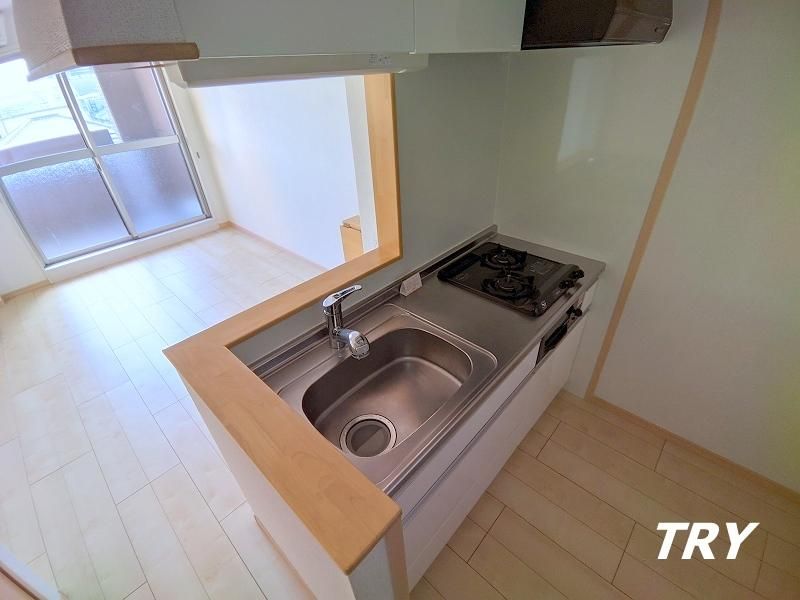 �y�L�b�`���z�@