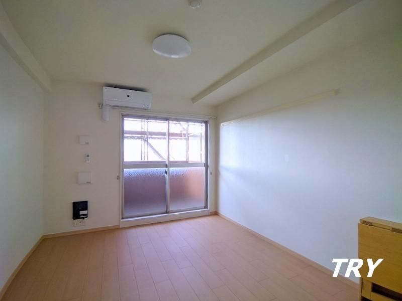 �y�����E���r���O�z�@