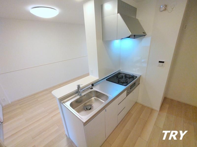 �y�L�b�`���z�@