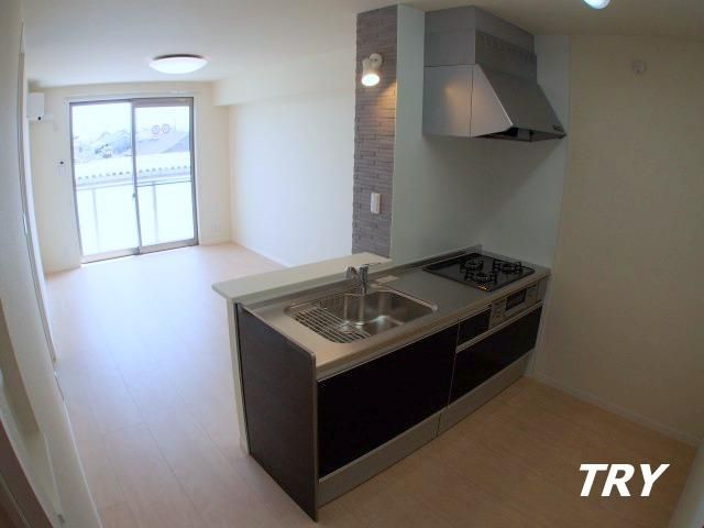 �y�����E���r���O�z�@