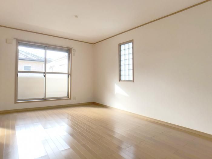 �y���ԁE���r���O�z�@