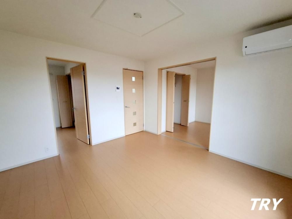 �y�����E���r���O�z�@