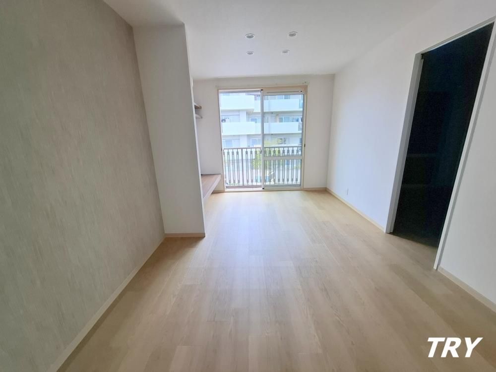 �y�����E���r���O�z�@