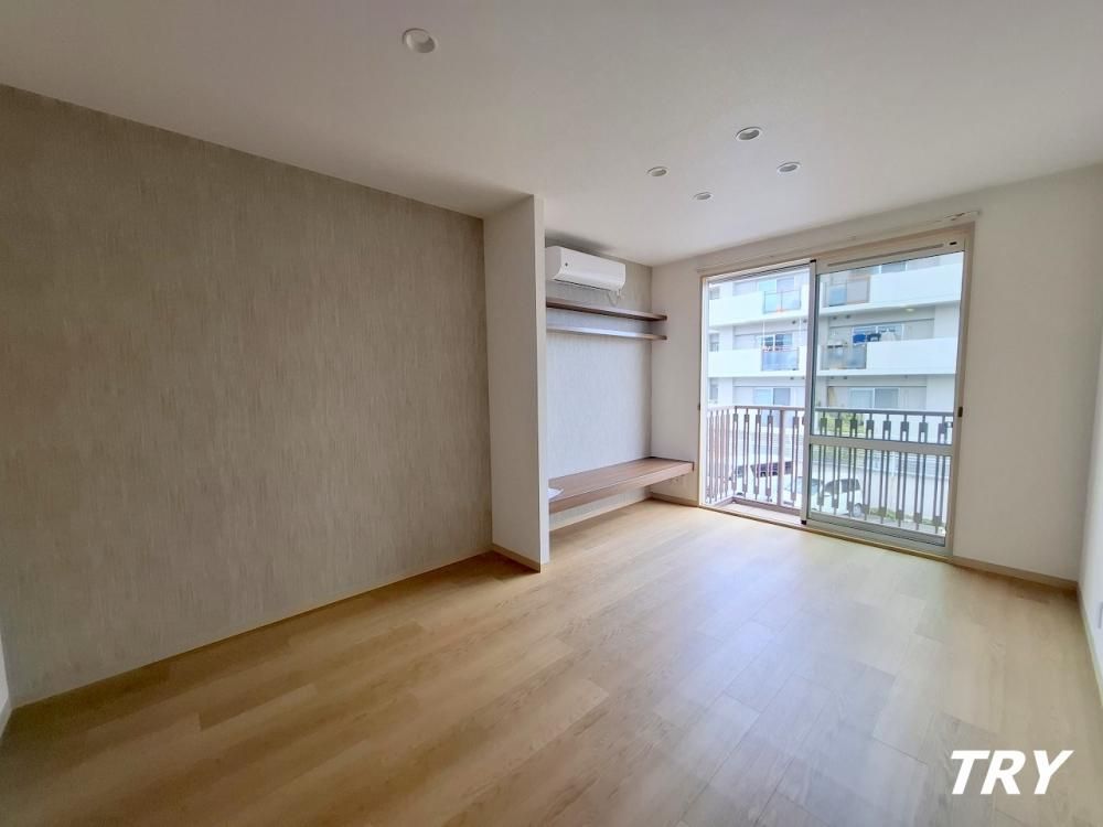 �y�����E���r���O�z�@