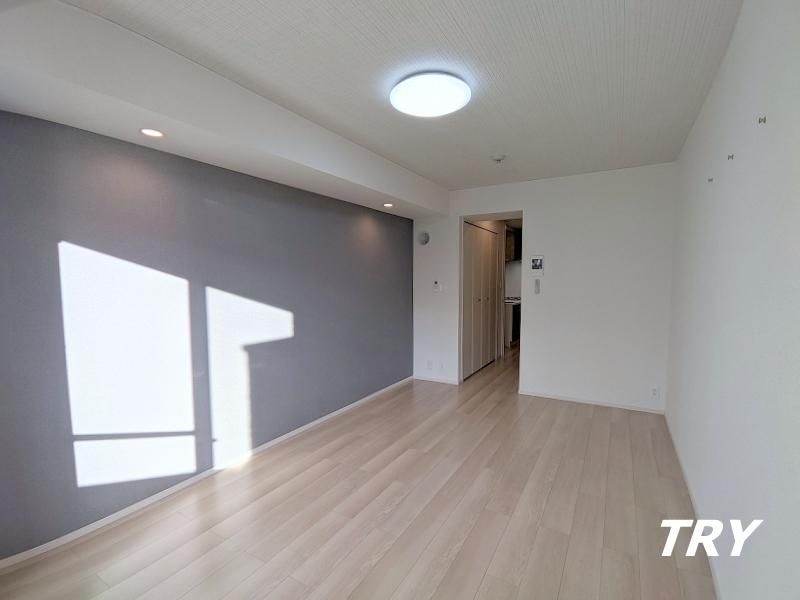 �y�����E���r���O�z�@