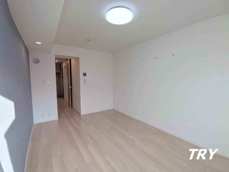 �y�����E���r���O�z�@