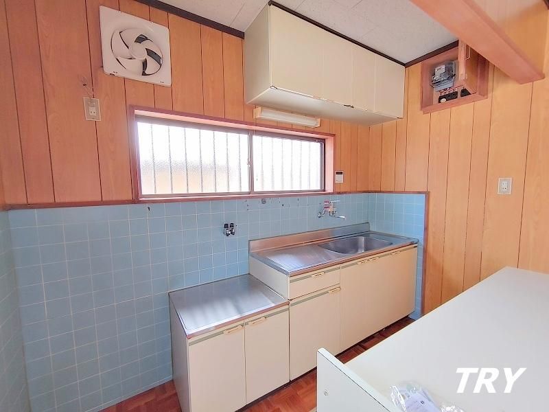 �y�L�b�`���z�@