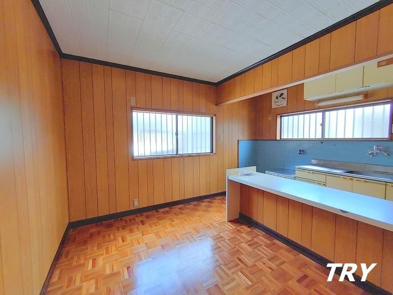 �y�����E���r���O�z�@