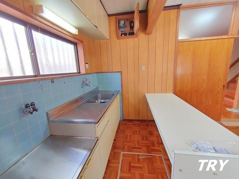 �y�L�b�`���z�@