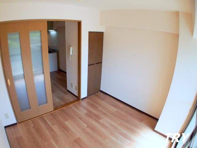 �y�Q���z�@