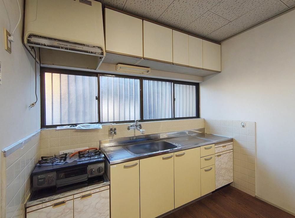 �y�L�b�`���z�@