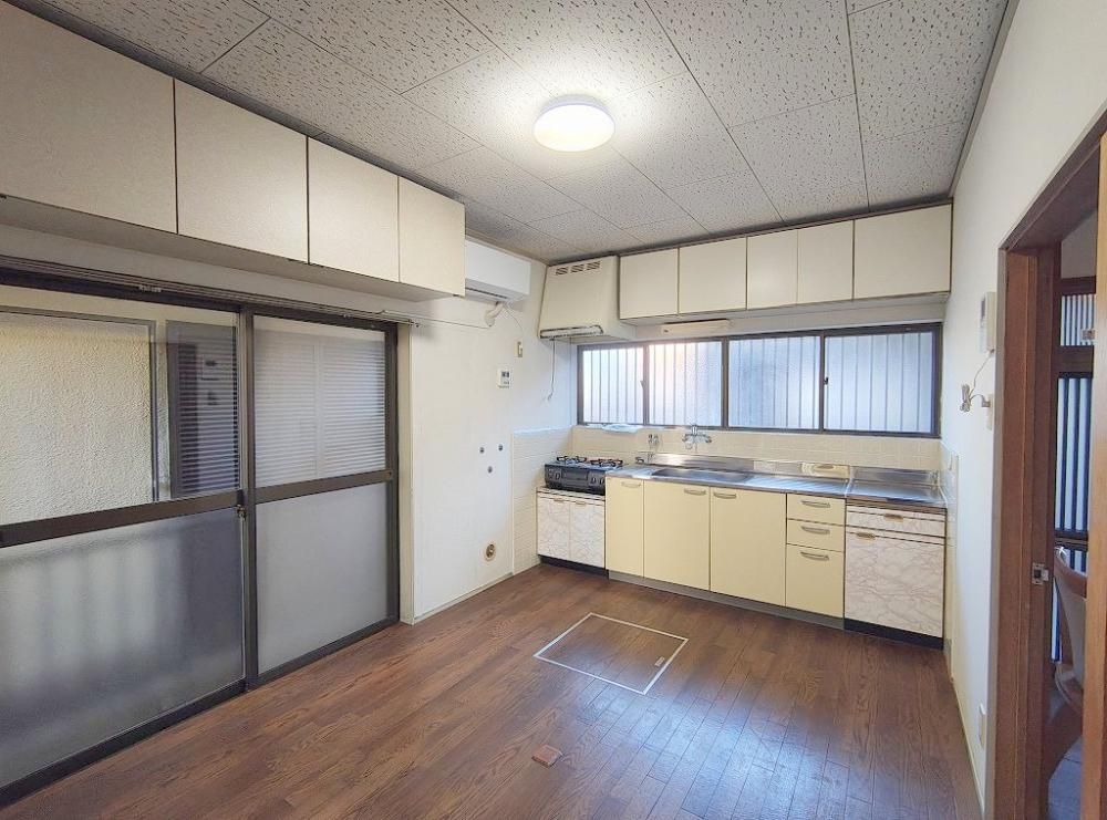 �y���ԁE���r���O�z�@