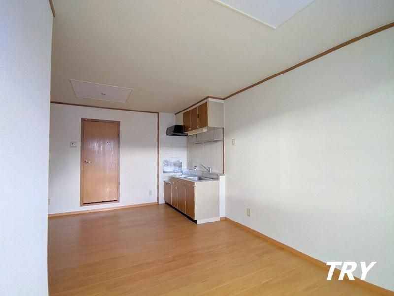 �y�����E���r���O�z�@