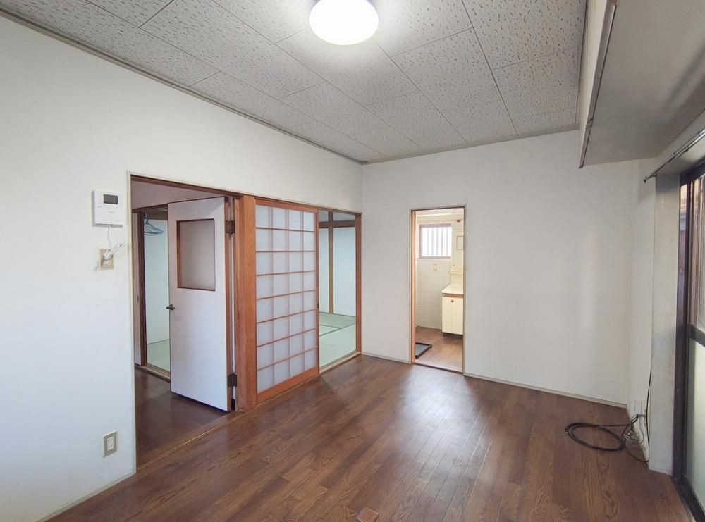 �y�����E���r���O�z�@