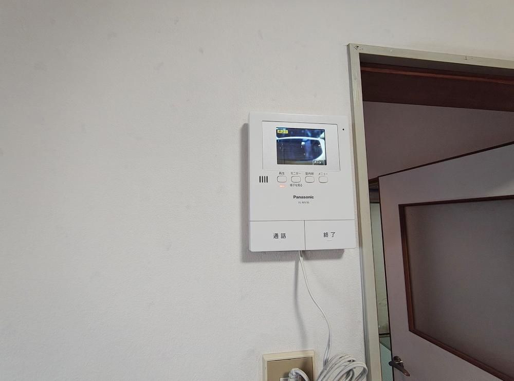 �y�Z�L�����e�B�z�@