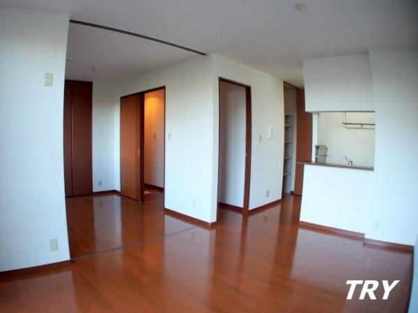 �y�����E���r���O�z�@