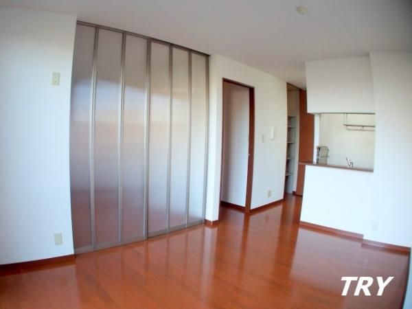 �y�����E���r���O�z�@