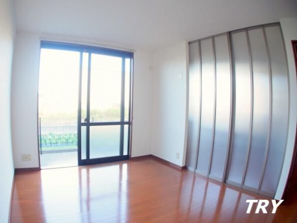 �y�����E���r���O�z�@