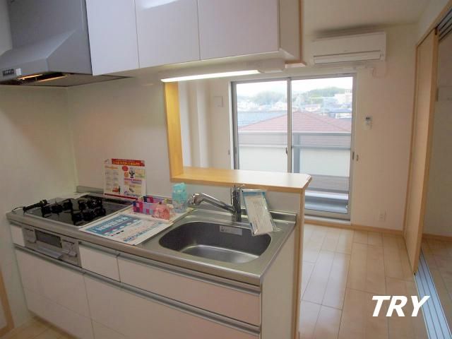 �y���ԁE���r���O�z�@