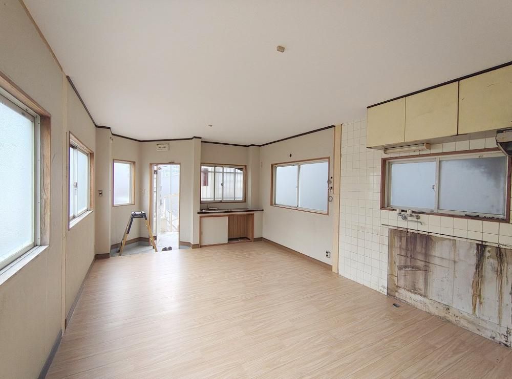 �y���ԁE���r���O�z�@