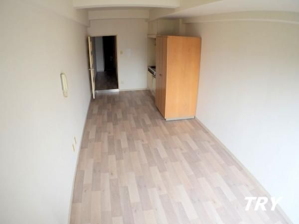 �y�����E���r���O�z�@