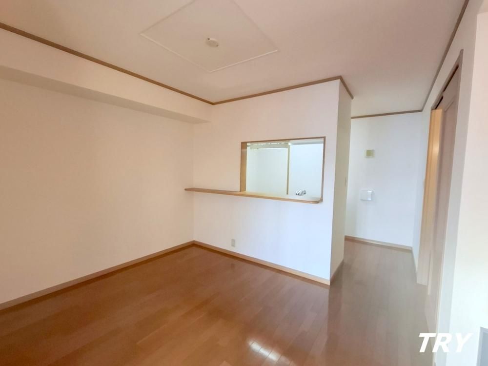 �y�����E���r���O�z�@