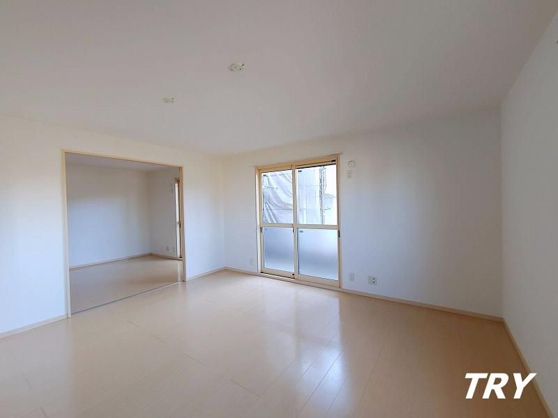 �y�����E���r���O�z�@